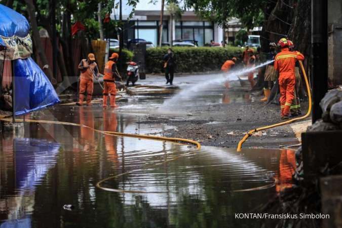 Akibat banjir Jakarta saat akhir pekan, kunjungan ke pusat perbelanjaan turun 5%