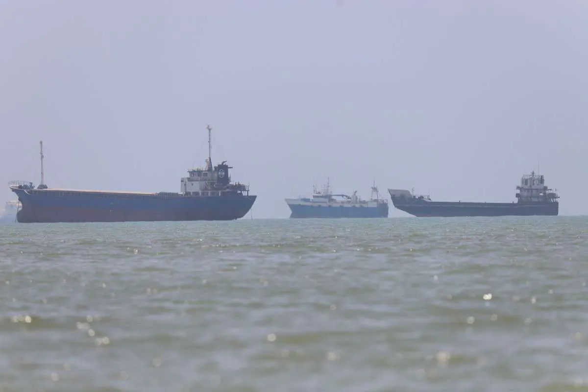Arus Kapal Tanker Kembali Meningkat di Selat Hormuz, Harga Minyak Terkoreksi