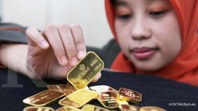 Hari ini, harga emas Antam turun Rp 4.000 per gram