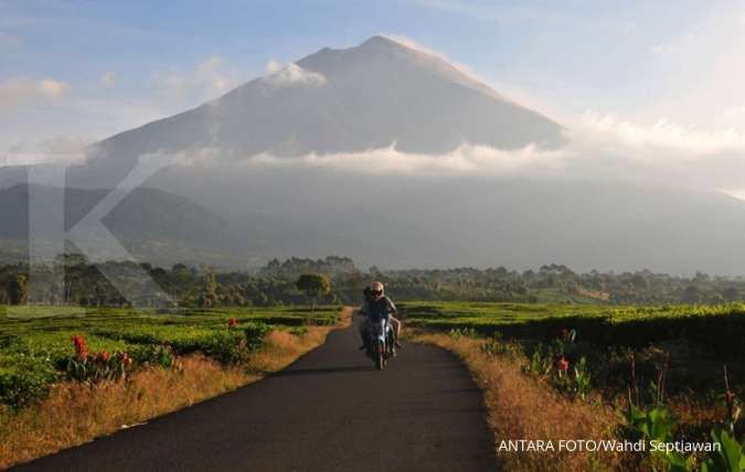 Gunung Kerinci masuk dalam urutan 10 gunung tertinggi di Indonesia