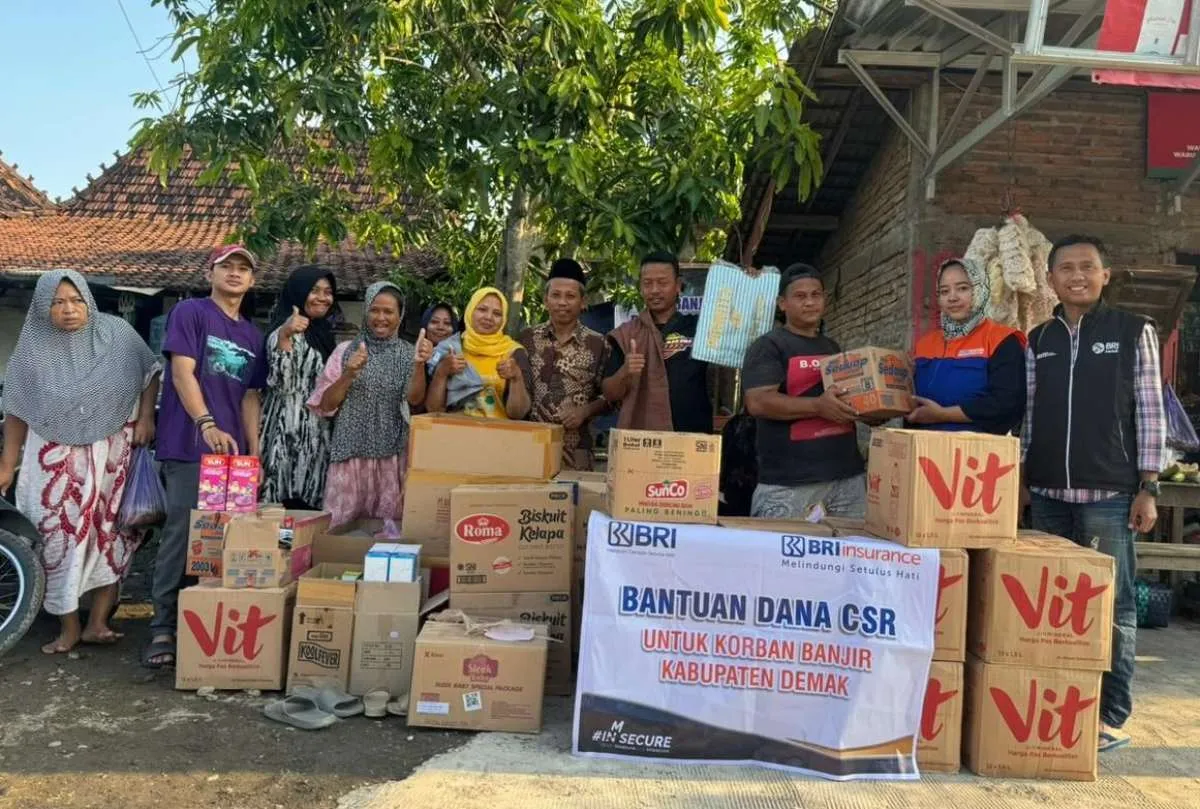 BRI Insurance Salurkan Bantuan untuk Korban Banjir di Kudus dan Demak