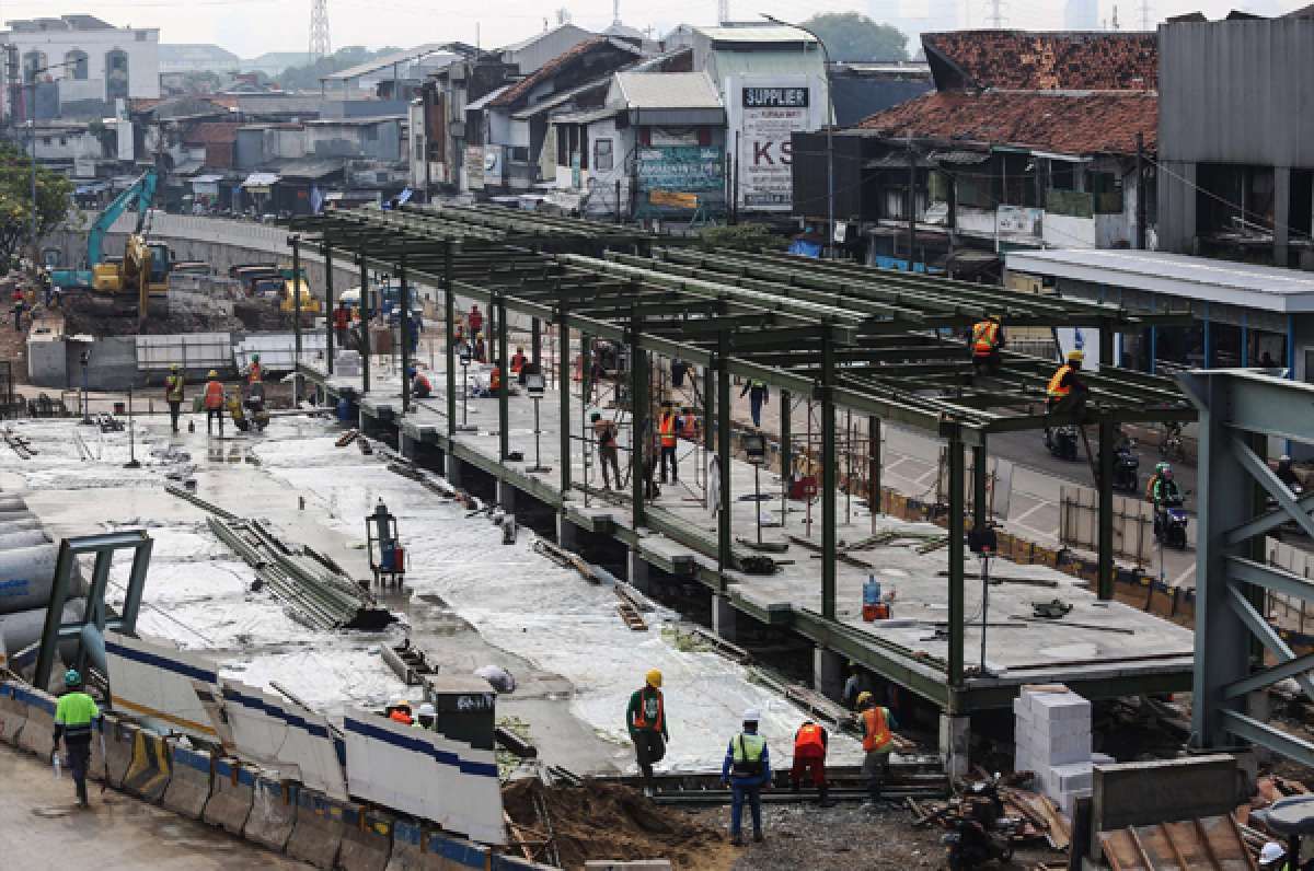 Pembangunan halte Transjakarta