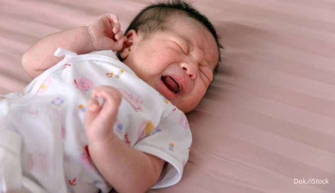 4 Cara Menenangkan Bayi Menangis dengan Tepat, Orang Tua Baru Wajib Tahu