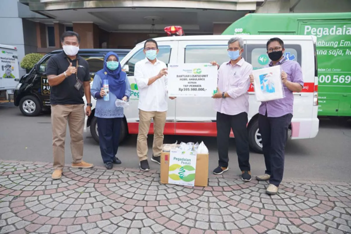 Pegadaian berikan bantuan ambulans dan peralatan medis