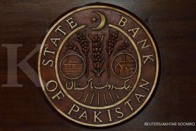 Pakistan's central bank holds interest rate at 13.25%
