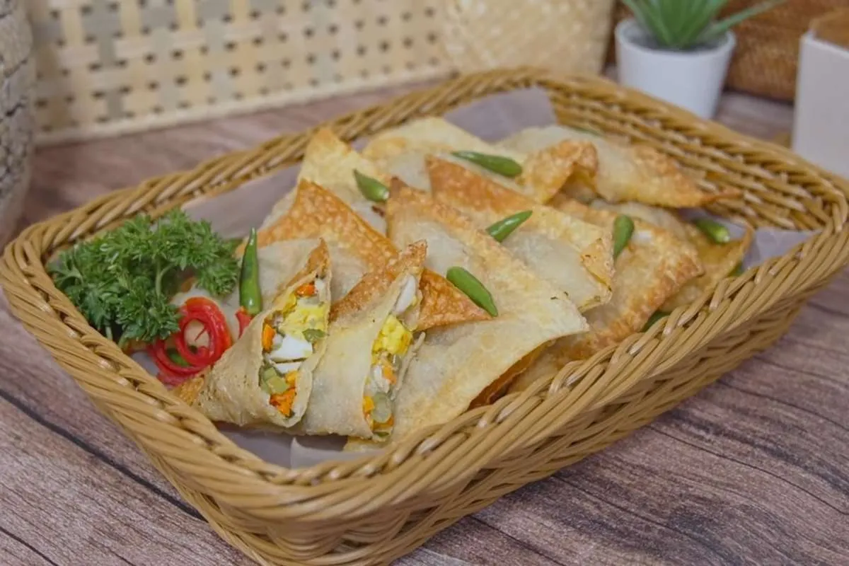 Resep Pastel Kulit Pangsit Isi Ragout, Camilan Krispi dengan Isian yang Creamy