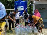 PNM Salurkan Bantuan Sanitasi Layak dan Air Bersih