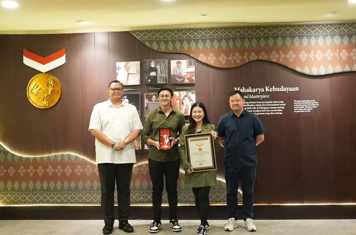 Scarlett Pecahkan Rekor MURI: Penjualan Parfum Terbanyak Secara Daring dalam 30 Menit