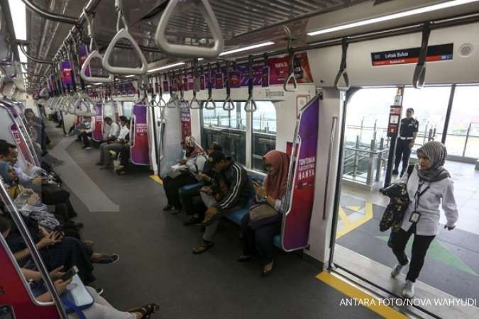 MRT Jakarta hanya izinkan buka puasa dengan membawa kurma dan air putih di kereta