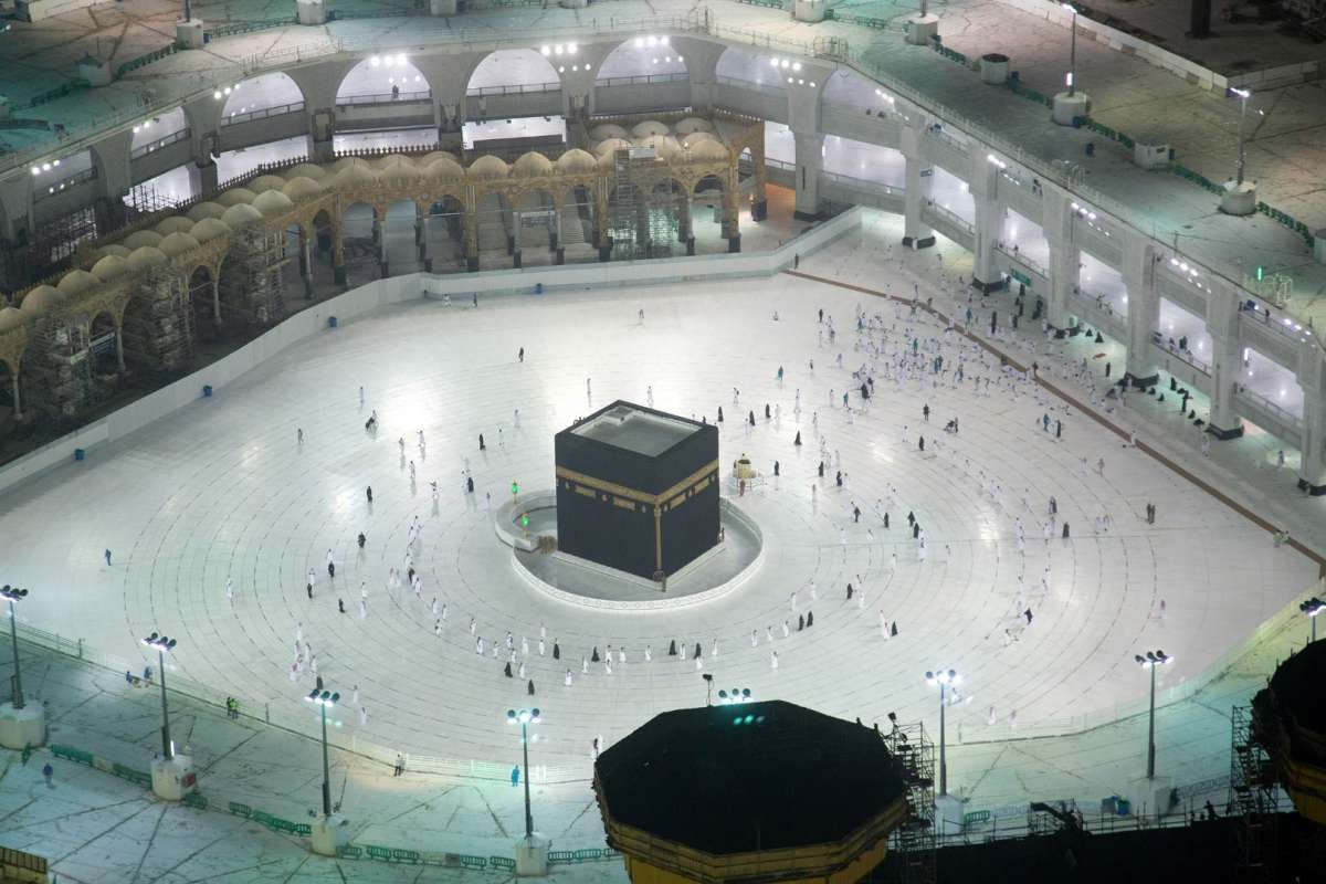 Saudi Membuka Larangan Perjalanan Ibadah Umrah, Biro Perjalanan Masih Wait and See
