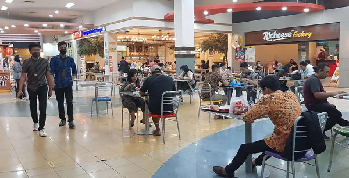 Perubahan kebijakan PPKM di akhir tahun bakal kerek pertumbuhan ekonomi kuartal IV 