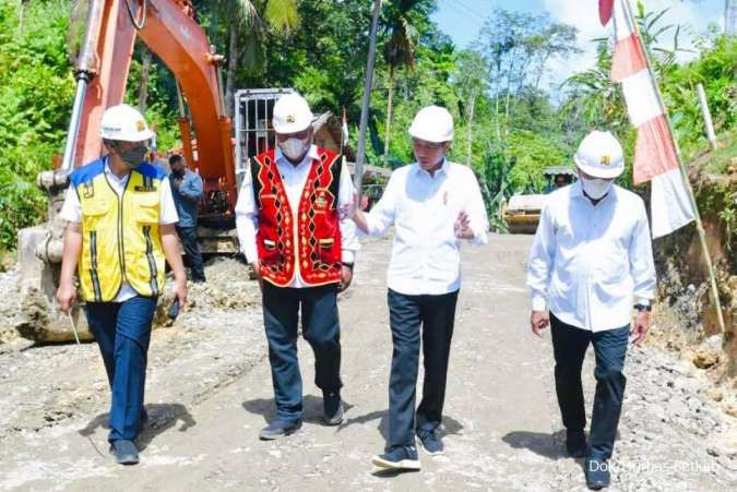 Jokowi Targetkan Pembangunan Infrastruktur Jalan Nasional di Nias Rampung 2023