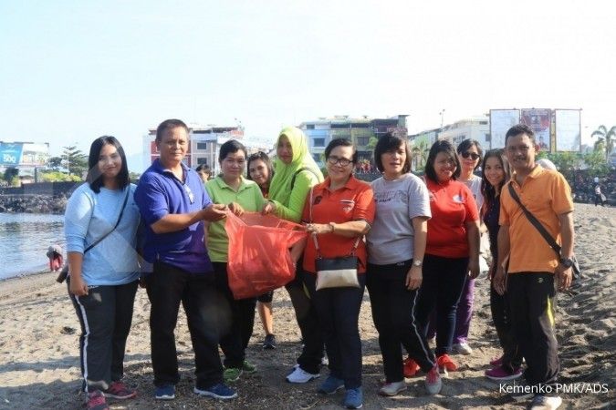 Bergotong Royong Wujudkan Pantai Manado Yang Bersih