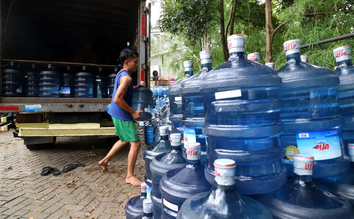 Industri AMDK Terjepit! Daya Beli Masyarakat vs Harga Bahan Baku