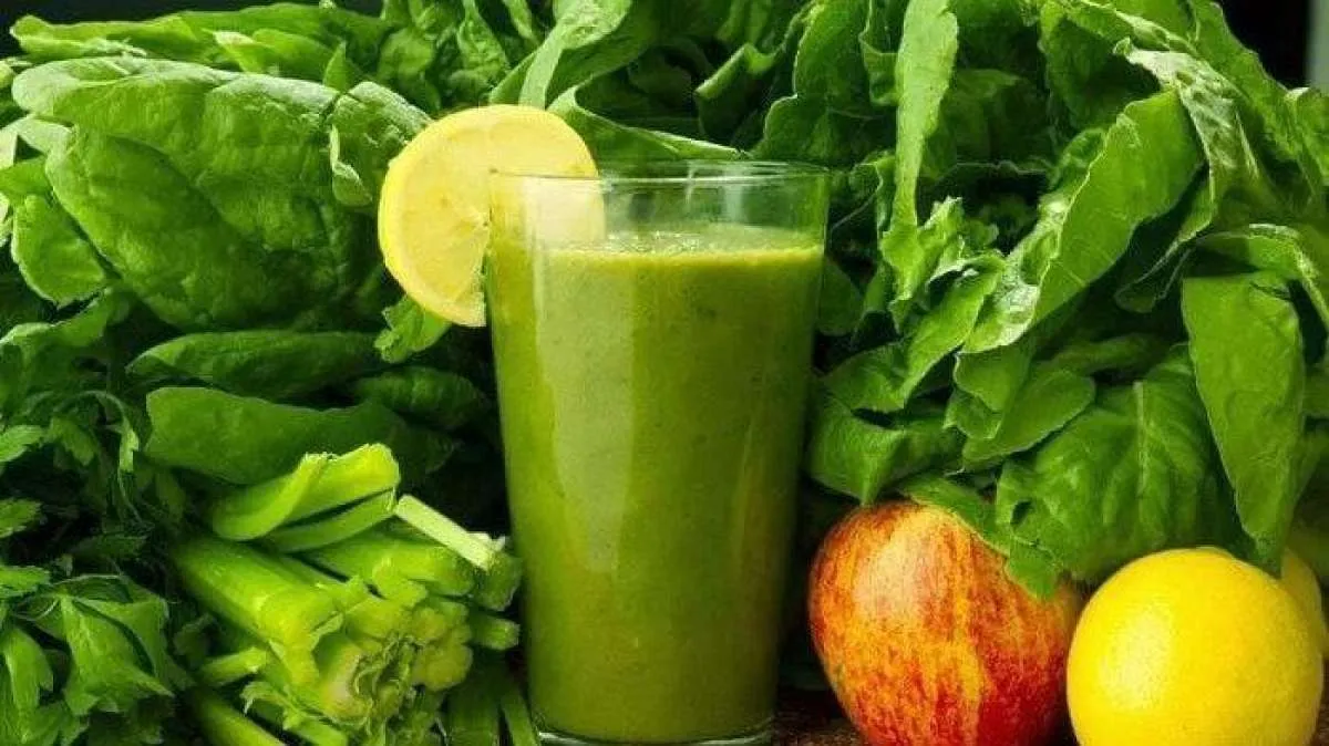 Cara Meracik Smoothie Pisang Bayam untuk Menurunkan Tekanan Darah Tinggi 
