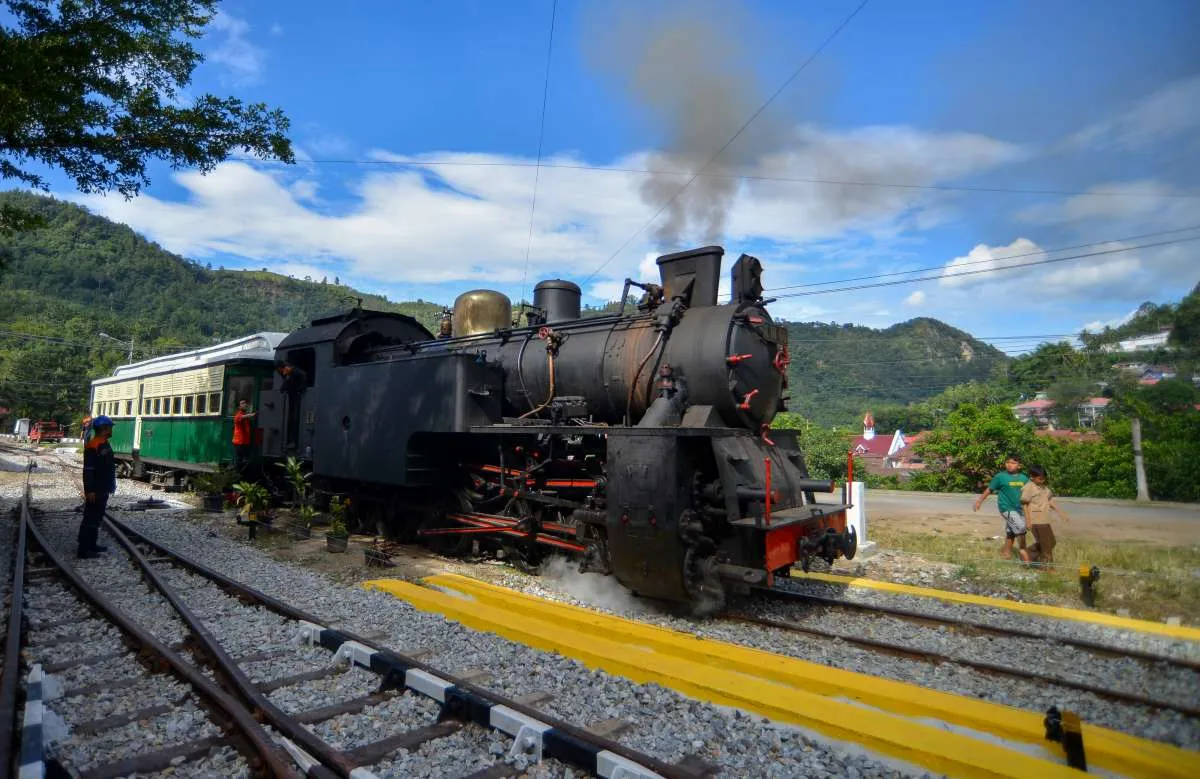 KA Wisata Mak Itam Kembali Beroperasi