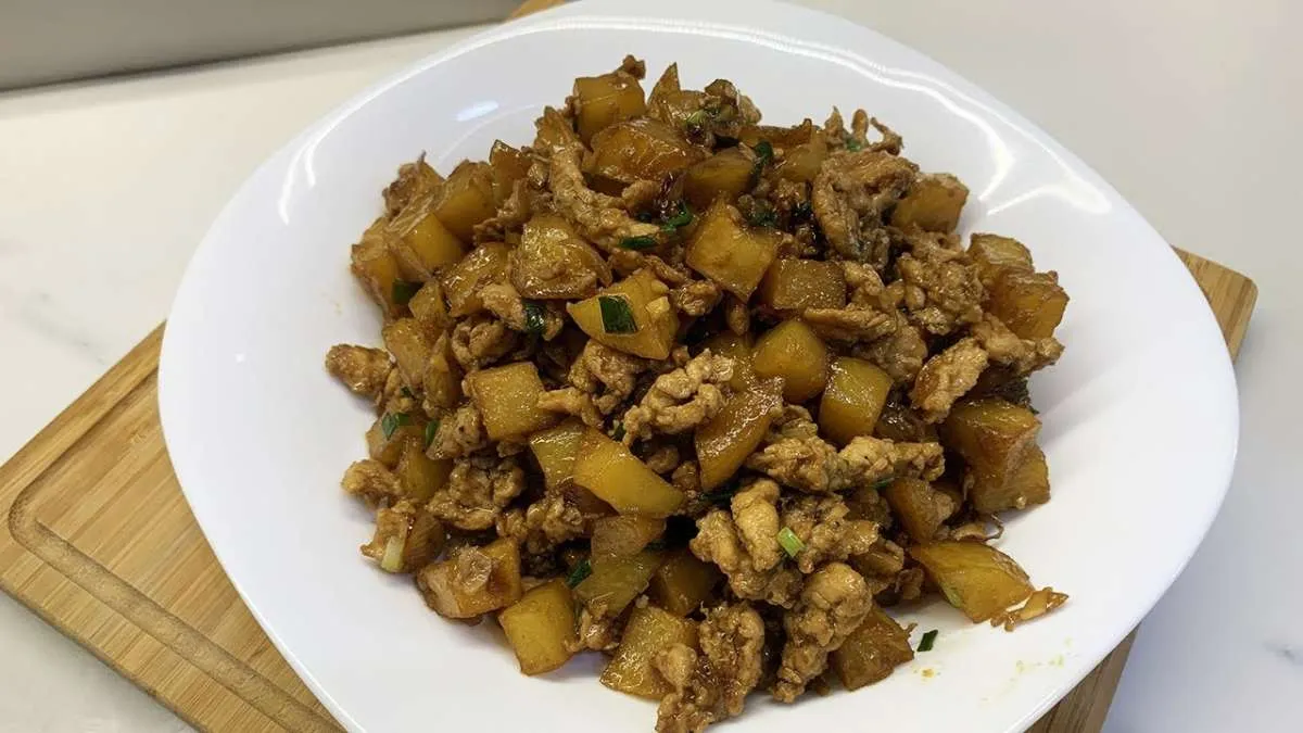 2 Resep Tumis Kentang Ayam Cincang, Ide Masakan Rumah yang Bikin Kangen Ibu