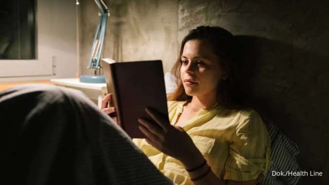 Sederet Manfaat Membaca Sebelum Tidur Malam, Bisa Kurangi Stres lo