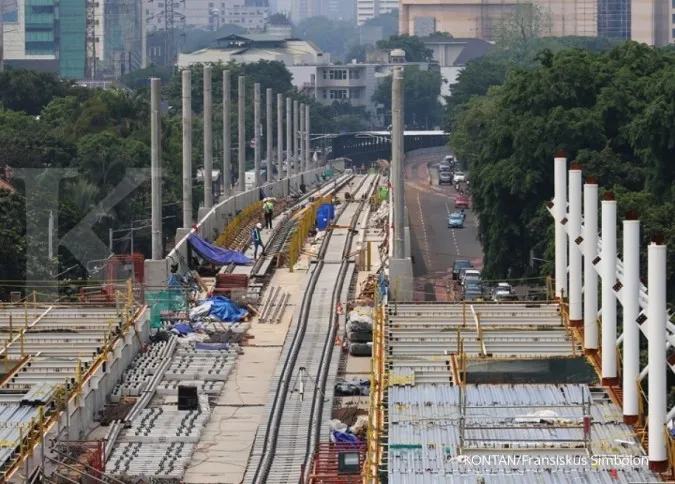 Economist warns of minor crisis in December