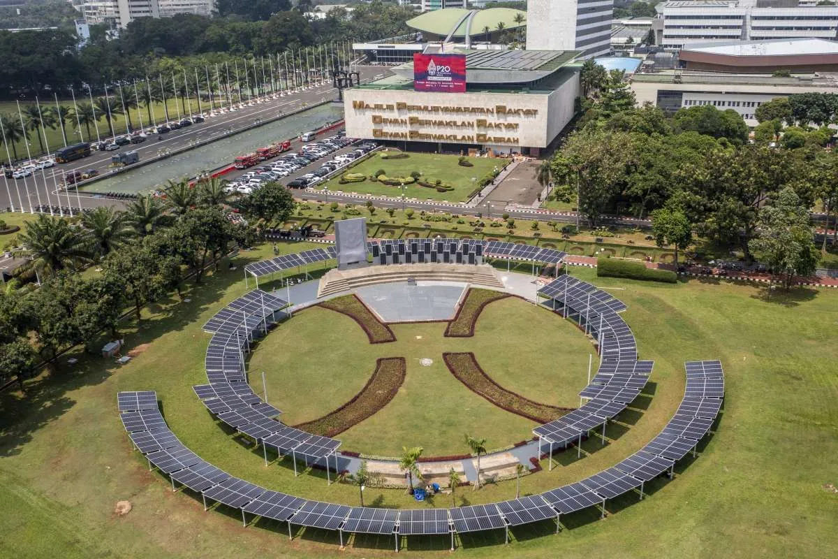 Alasan PLN Batasi Pemasangan PLTS Atap Maksimum 15%