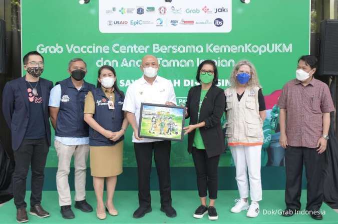 Grab, KemenKopUKM Sediakan Vaksin Booster untuk Ribuan Masyarakat dan UMKM Jakarta