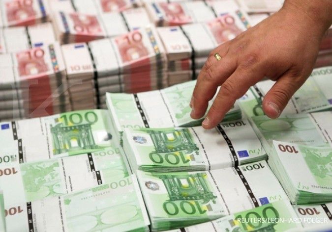 Euro menjaga penguatan atas poundsterling