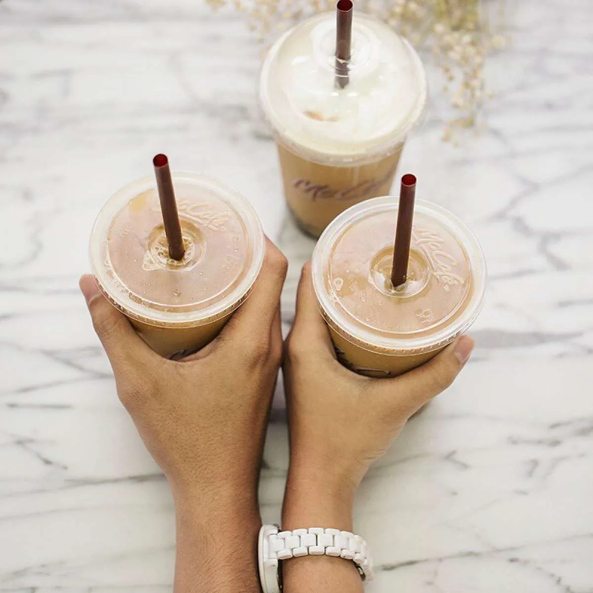 5 Potong ayam dan 3 iced coffee mulai Rp 73.636 di promo McD hari ini 31 Maret 2021!