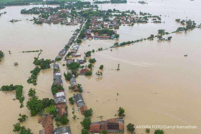 Bantuan Logistik Mengalir untuk Korban Banjir di Karawang