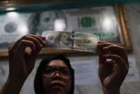 Dolar AS Melemah, Gencatan Senjata AS-Iran Dipertanyakan