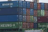 Ekspor Alas Kaki Vietnam ke AS Anjlok 27% Akibat Tarif Baru Pemerintahan Trump