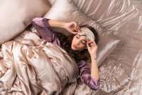 4 Manfaat Sarung Bantal Sutera untuk Rambut dan Kulit, Bikin Tidur Lebih Bersih