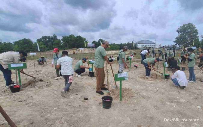 BRI Insurance Gandeng PNM Tanam 1.000 Bibit Pohon di Bangka Belitung