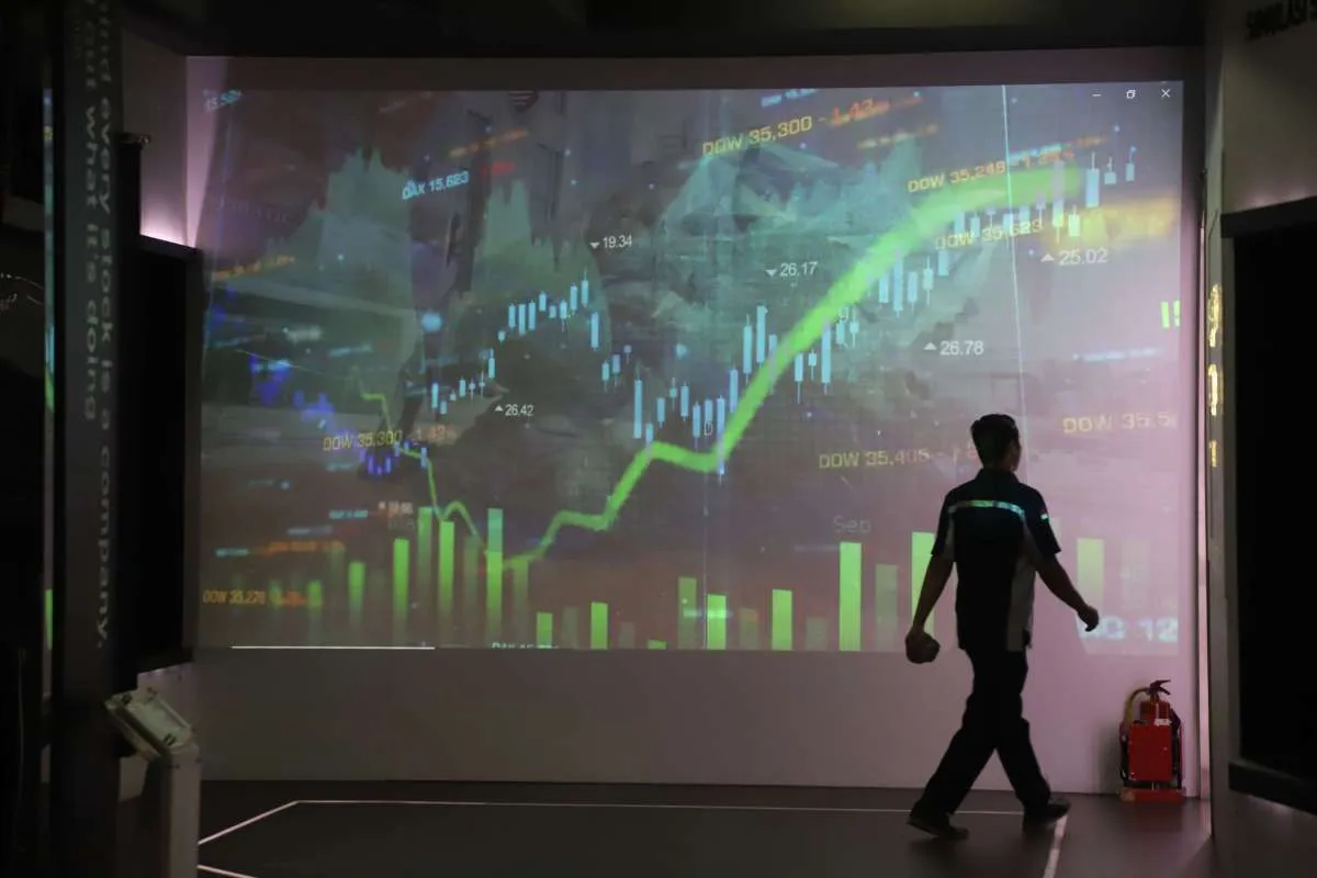 IHSG Melemah 0,24% pada Kamis (8/8), Begini Proyeksi Esok Hari