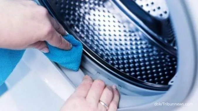 Mencegah Bau dan Jamuran! Ini 4 Cara Mudah Membersihkan Mesin Cuci 