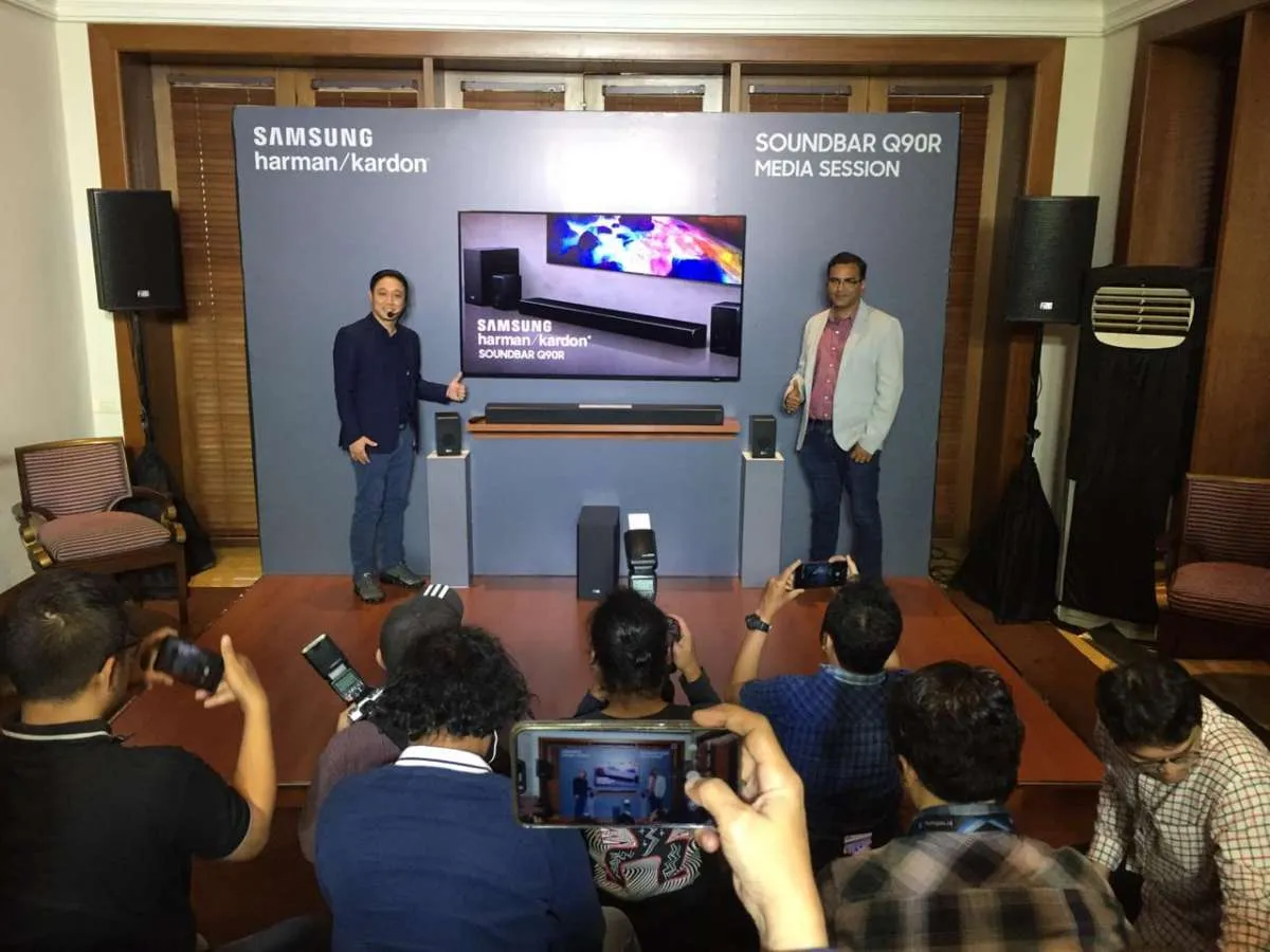 Samsung Harman Kardon Soundbar Q90R Berikan Pengalaman Home Cinema Terbaik