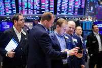 Wall Street Jatuh Terseret Saham Walmart dan Home Depot, Selasa (21/2)