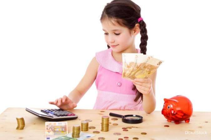 7 Cara Mengajarkan Anak Menabung Sejak Dini, Harus Tahu Moms