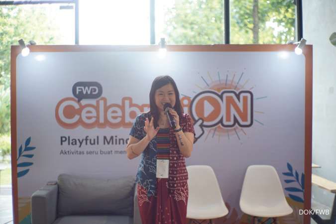 Vivi Sulistyowati Regional Sales Director Central FWD Insurance memberikan sambutan di FWD Celebrati