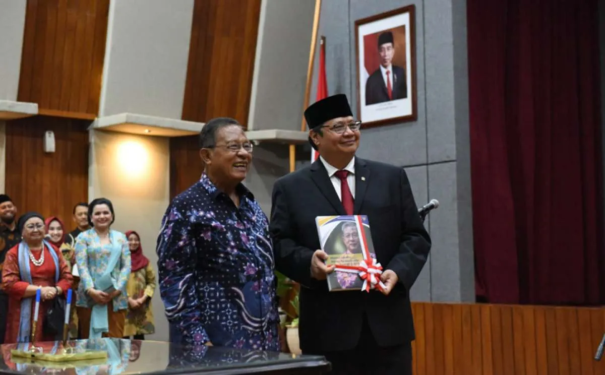 Serah terima jabatan Menko Perekonomian, Darmin ingatkan Airlangga perhatikan inflasi