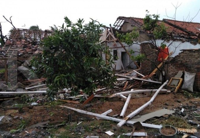 Angin puting beliung di Sukabumi, 274 rumah terdampak, 49 rusak berat