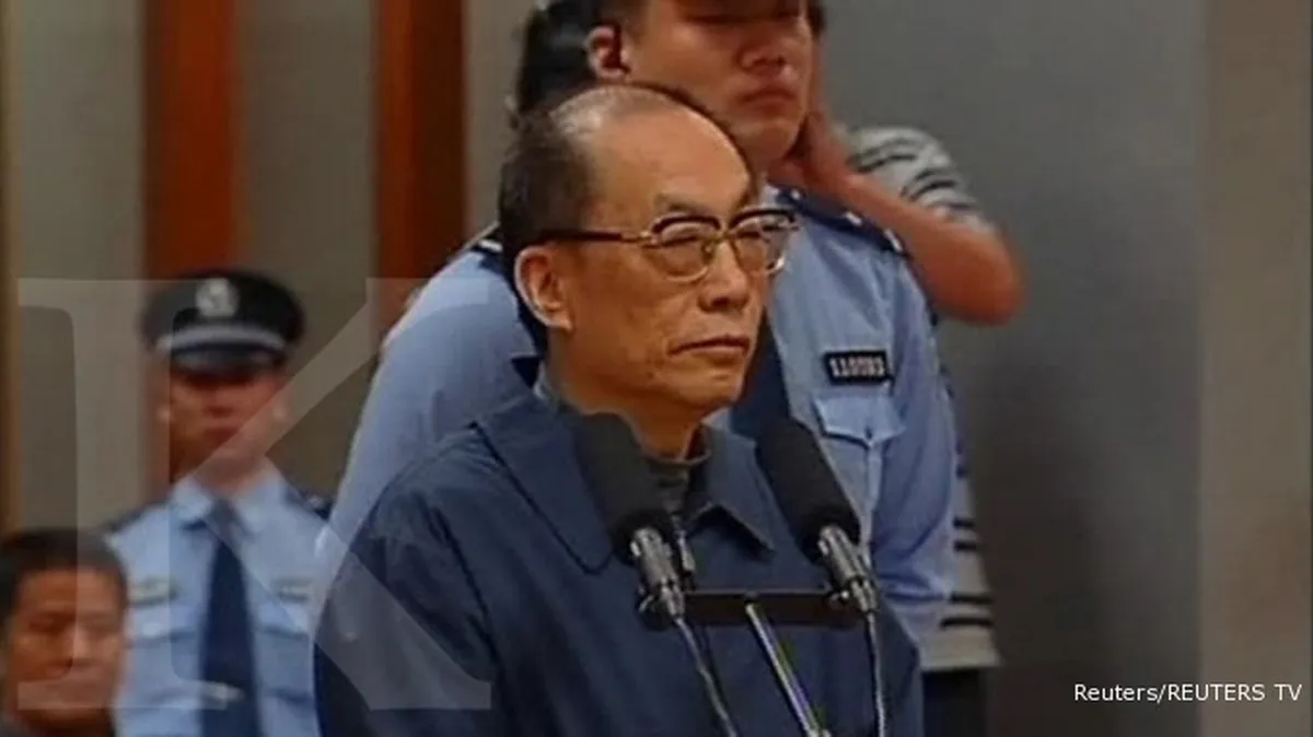 Hukuman mati eks menteri China diundur 2 tahun