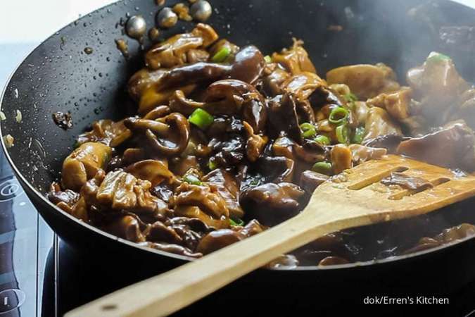 Resep Ayam Jamur Hioko, Masakan Tionghoa Halal yang Bersaus Kental