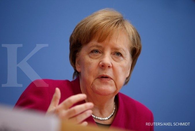 Merkel: Jerman, seperti AS, berpikir Rusia telah melanggar perjanjian senjata nuklir