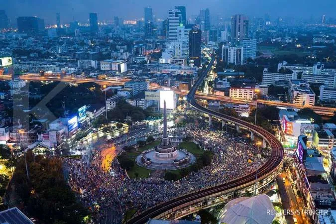 Thai Court Orders Dissolution of Anti-Establishment Election Winner