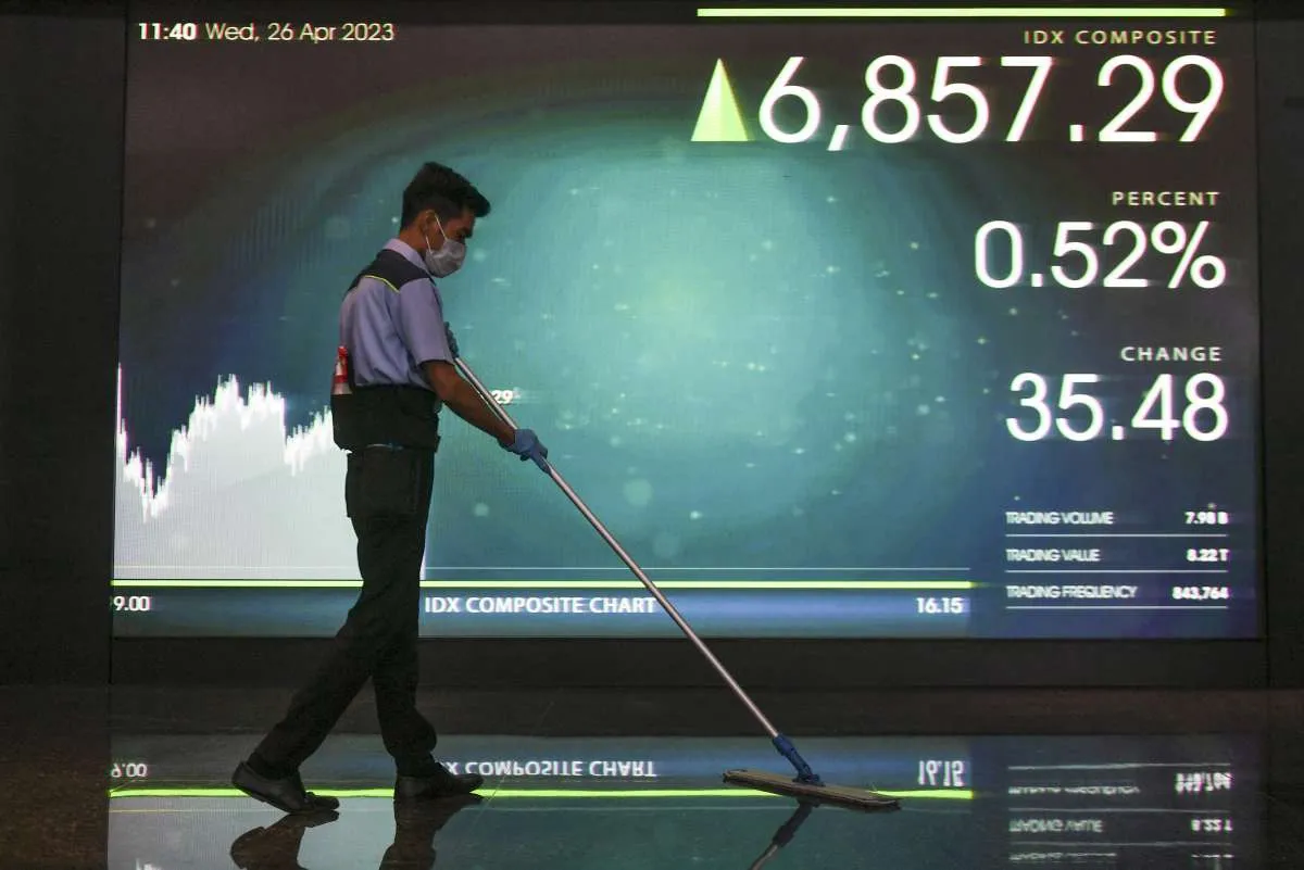 IHSG Menguat di Awal Perdagangan Selasa (27/6), INKP, ESSA, EXCL Top Gainers LQ45