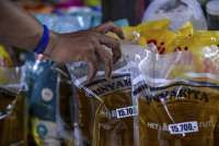 Indonesia Tells Palm Oil Producers to Raise Local Sales of Cooking Oil