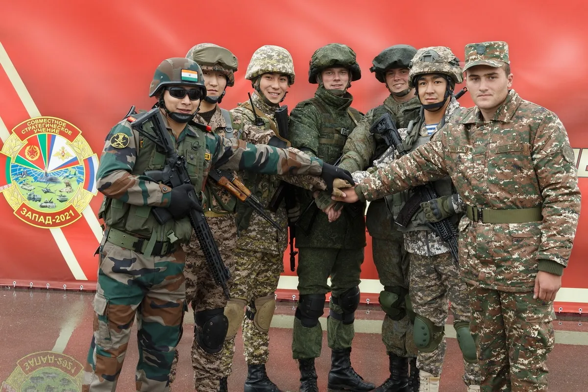 Rusia & Belarusia memimpin latihan militer Zapad-2021, diikuti 200.000 prajurit