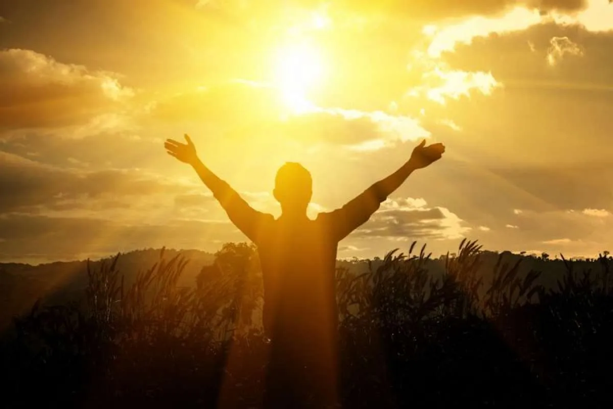 Bukan pagi, ini waktu tepat berjemur di bawah sinar matahari untuk dapat vitamin D