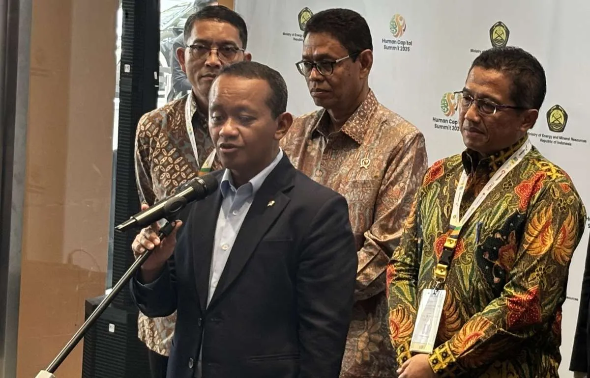 Menteri ESDM Bahlil Janji Bakal Evaluasi Tambang Nikel di Raja Ampat