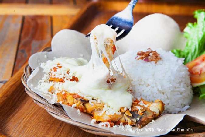 Resep Istimewa Ayam Geprek Saus Keju, Pakai 3 Jenis Keju Berbeda